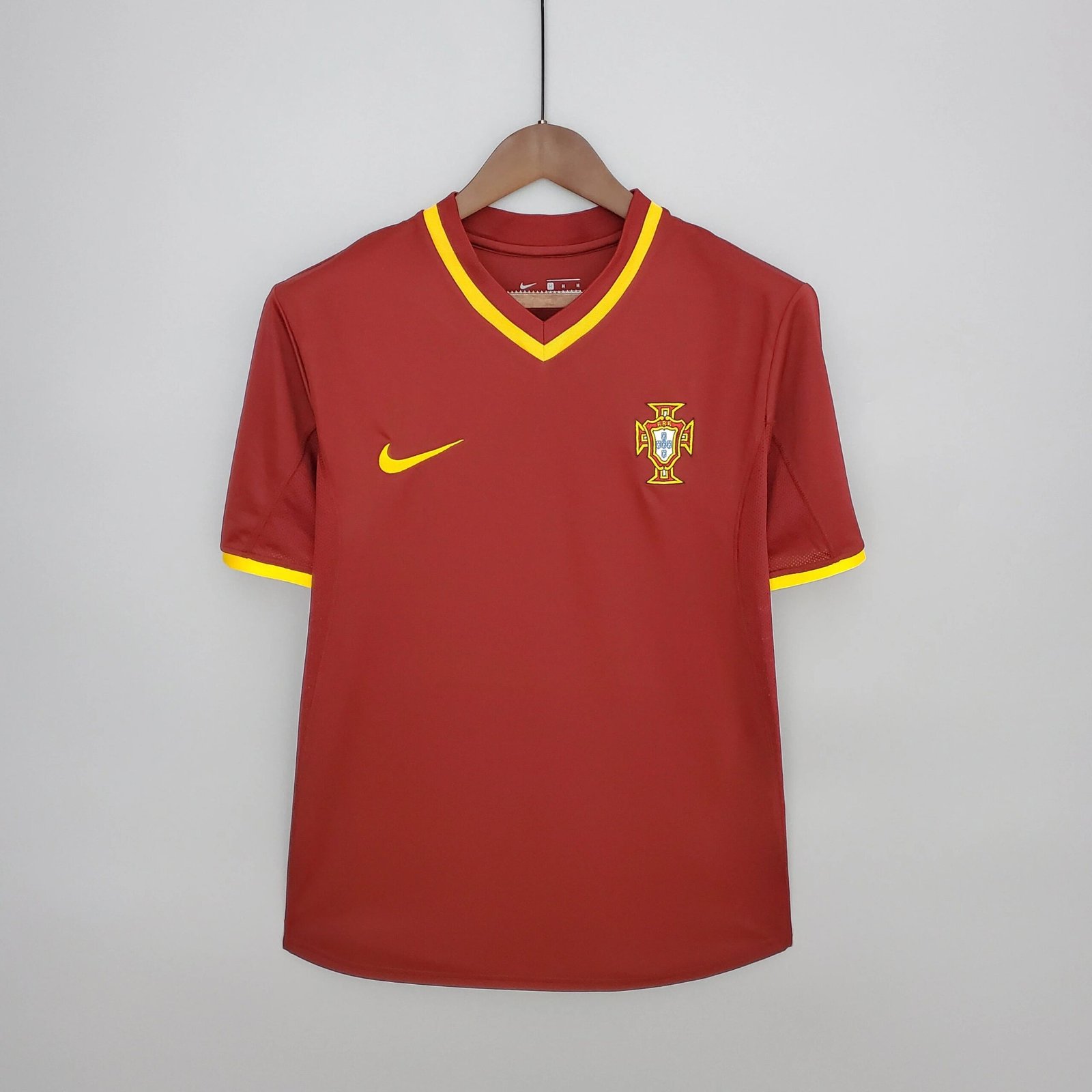 葡萄牙-2000-主场球衣-scaled-1.jpg Portugal 2000 Home Shirt - Image 1